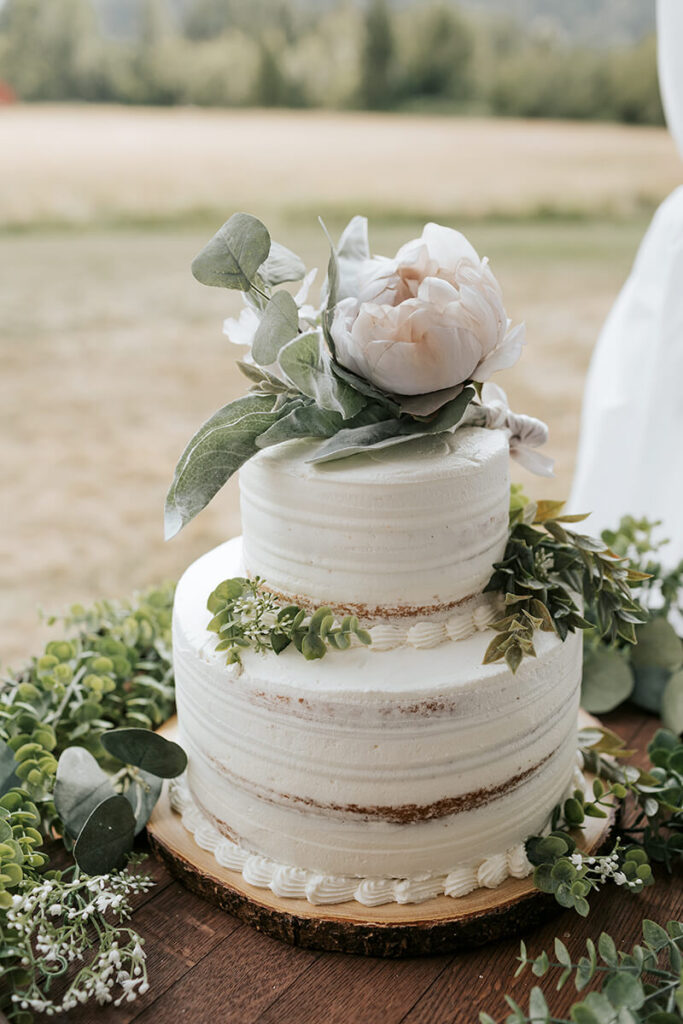 Cake with flower