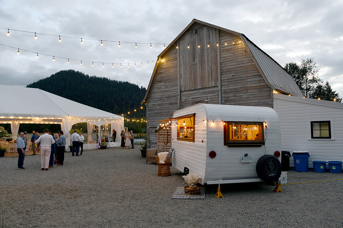 Mount Peak Farm barn with Cactus Cantina Mobile Bar